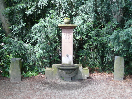 Brunnen am Steingarten