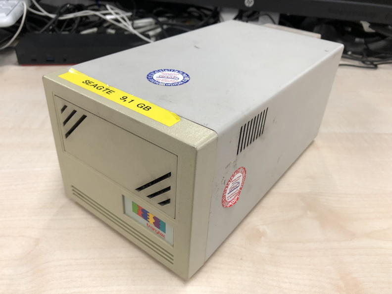 Frontansicht externe SCSI-Festplatte